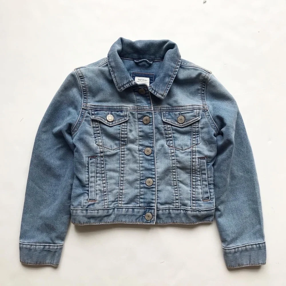 Gapkids medium wash soft denim jacket VGUC - sticker S(6-7Y)